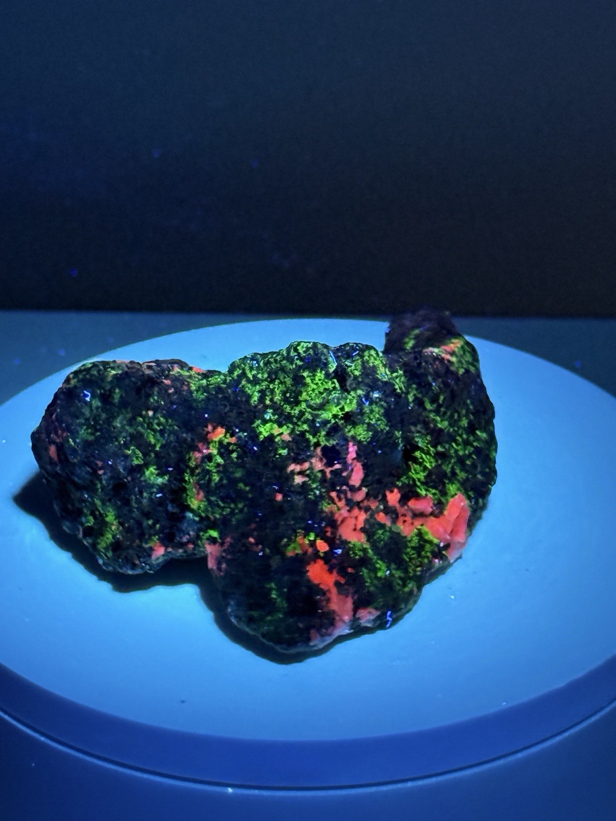 ELECTRIC Calcite, Willemite, & Franklinite Fluorescent Mineral Specimen – NJ