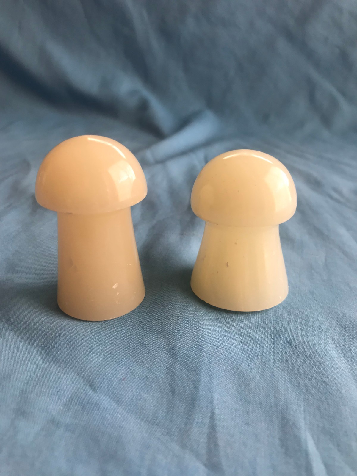 2 New 2-3/8” & 2-1/8″ Tall Green Onyx Fairy Garden Stone Mushrooms 8 oz. Total