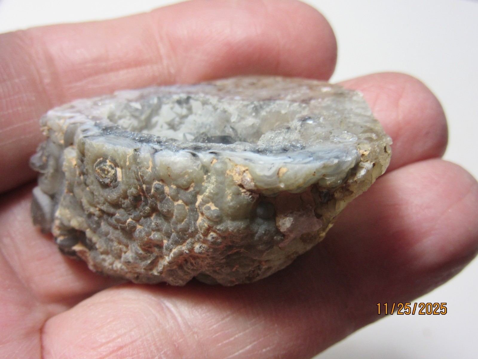 Mexican Agate 1 7/8″ Geode with Quartz Crystals Collectible AMGC-1.8