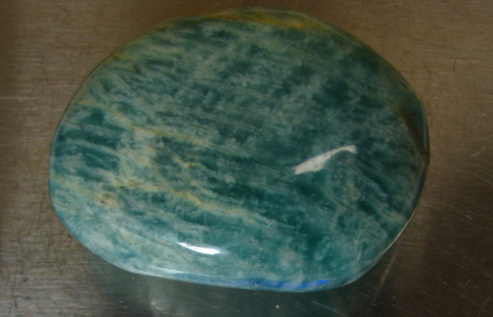 3oz 2.1 x 1.6 x .9nch AQUA AMAZONITE PALM STONE GREAT COLOR MADAGASCAR #033