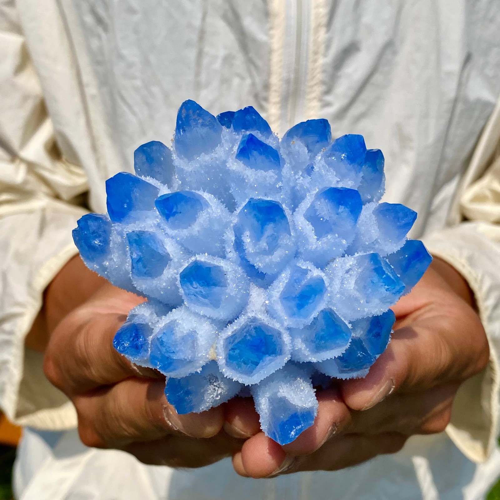 400G Newly discovered blue crystal cluster flower shaped mineral specimen