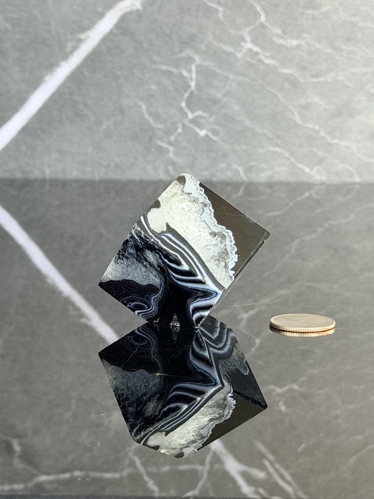 Banded Agate with Druzy – Free Standing Cube