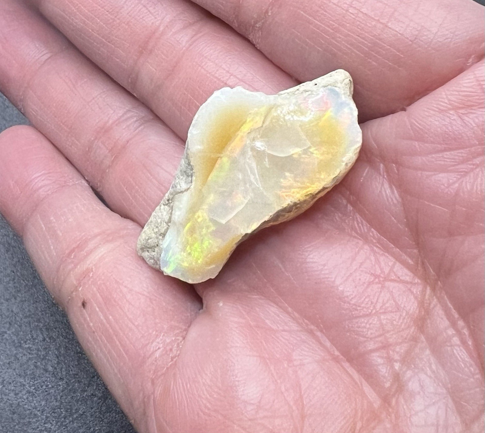 Ethiopian Welo Genuine Opal 5.3g Approx 1 1/2in AWESOME FLASHES