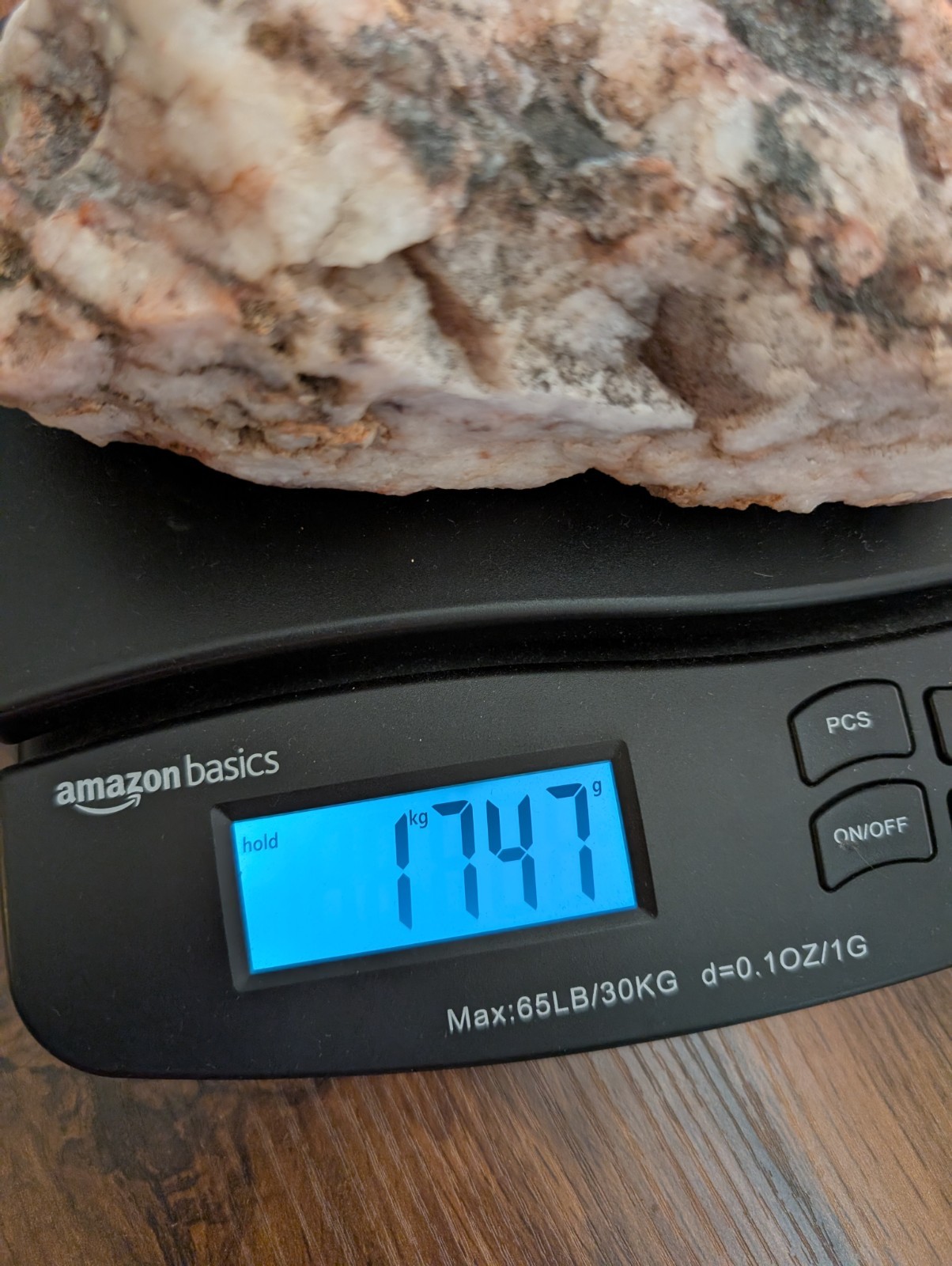 1.74kg Milky Quartz Raw Rock Natural Opaque Crystal Geode Red/Brown