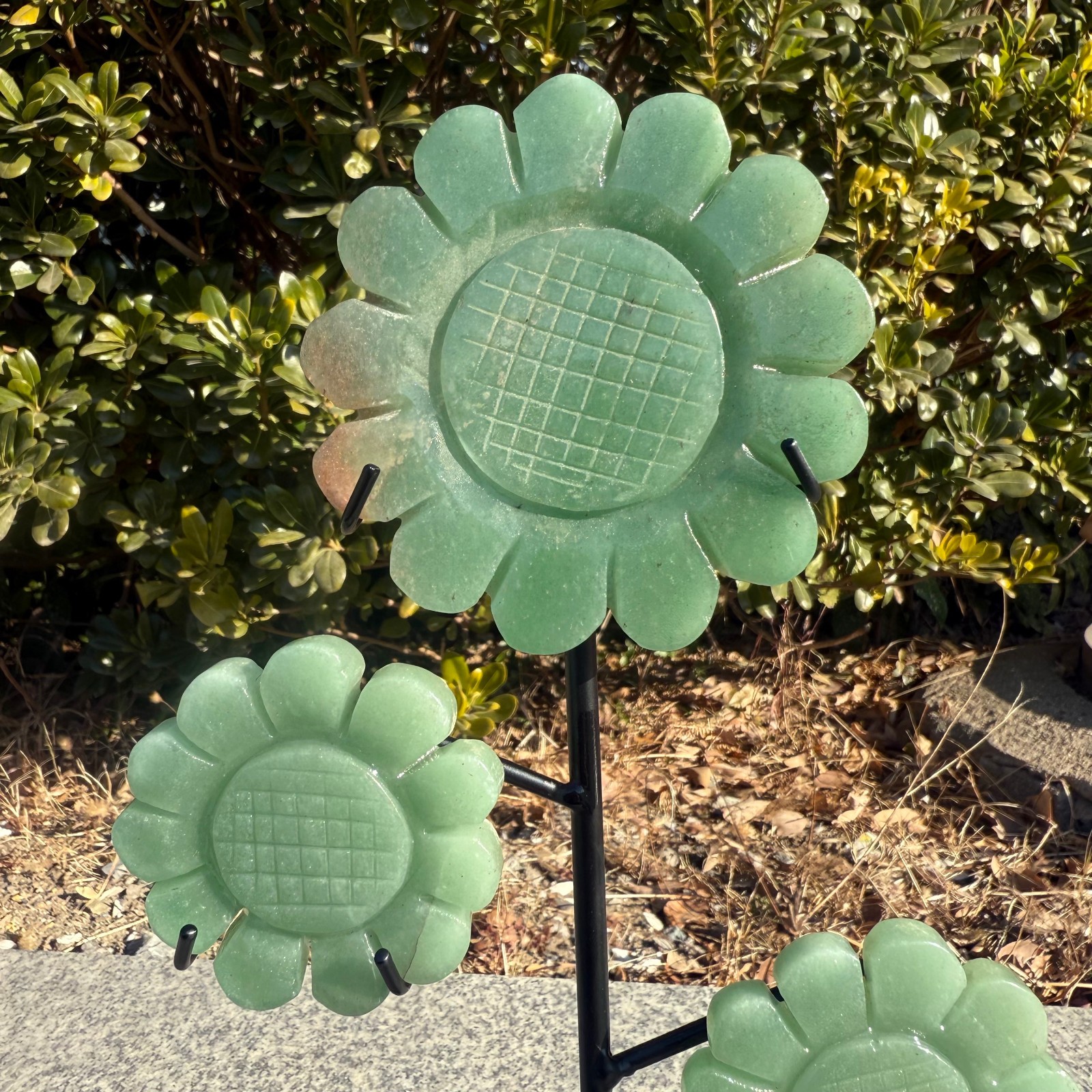 400g Natural Green East Mausoleum quartz crystal carved Sunflower Decor Gift
