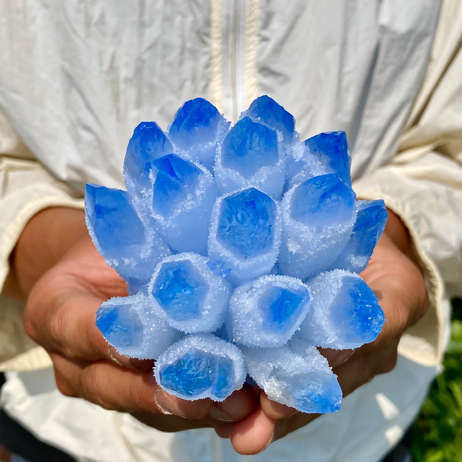422G Newly discovered blue crystal cluster flower shaped mineral specimen