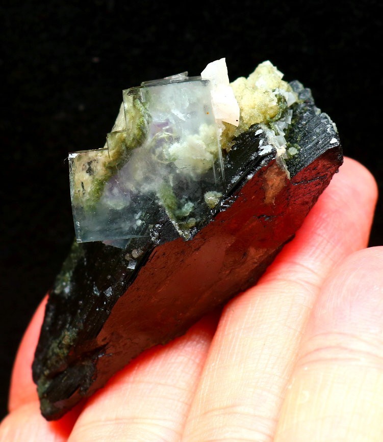 Natural Blue Cubic fluorite Black tungsten ore Mica mineral specimen/yaogangxian