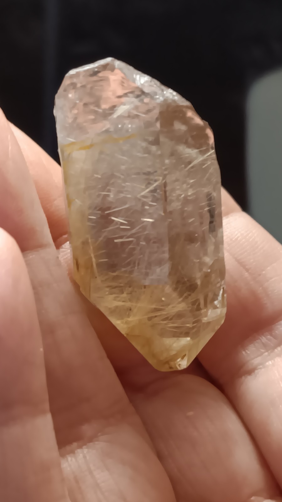 GREAT CRYSTAL WITH NICE POINTS PLUS STRIATIONS MEASURES APPROXIMATELY 1 5/8″