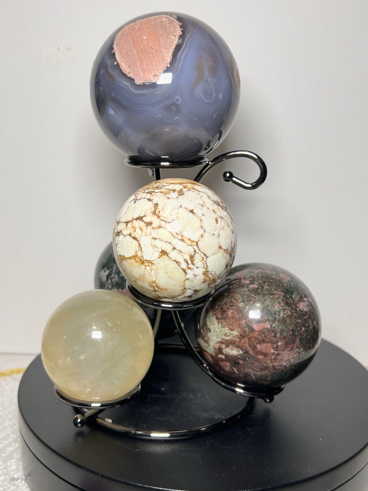 Sphere Holder – Black Holds 5 Spheres Sizes 71mm – 52mm