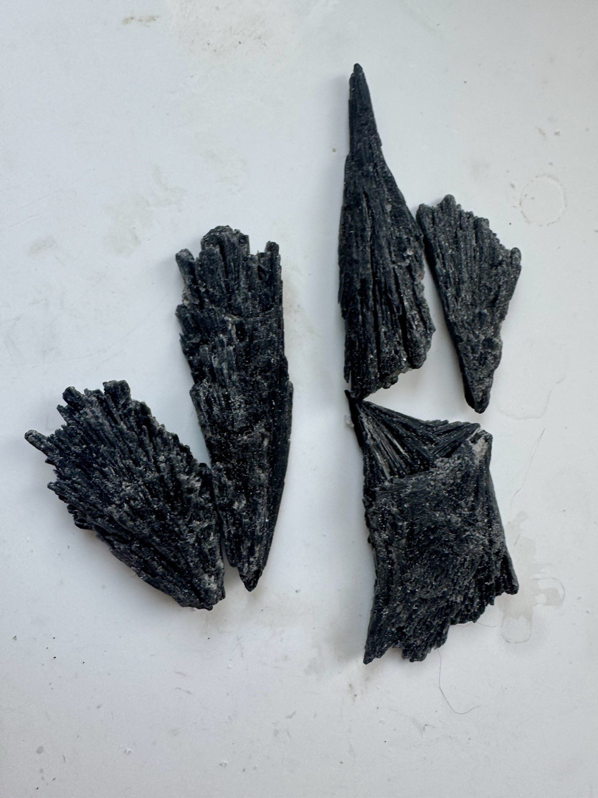 5 Pieces If Black Kyanite 36 Grams