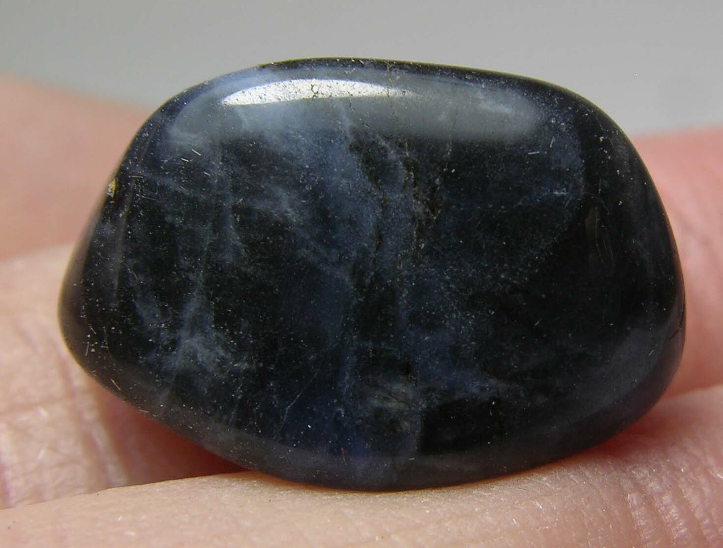 #4 Africa 16.50ct 100% Natural Tumbled Rough Sodalite Specimen 3.30g 21.00mm