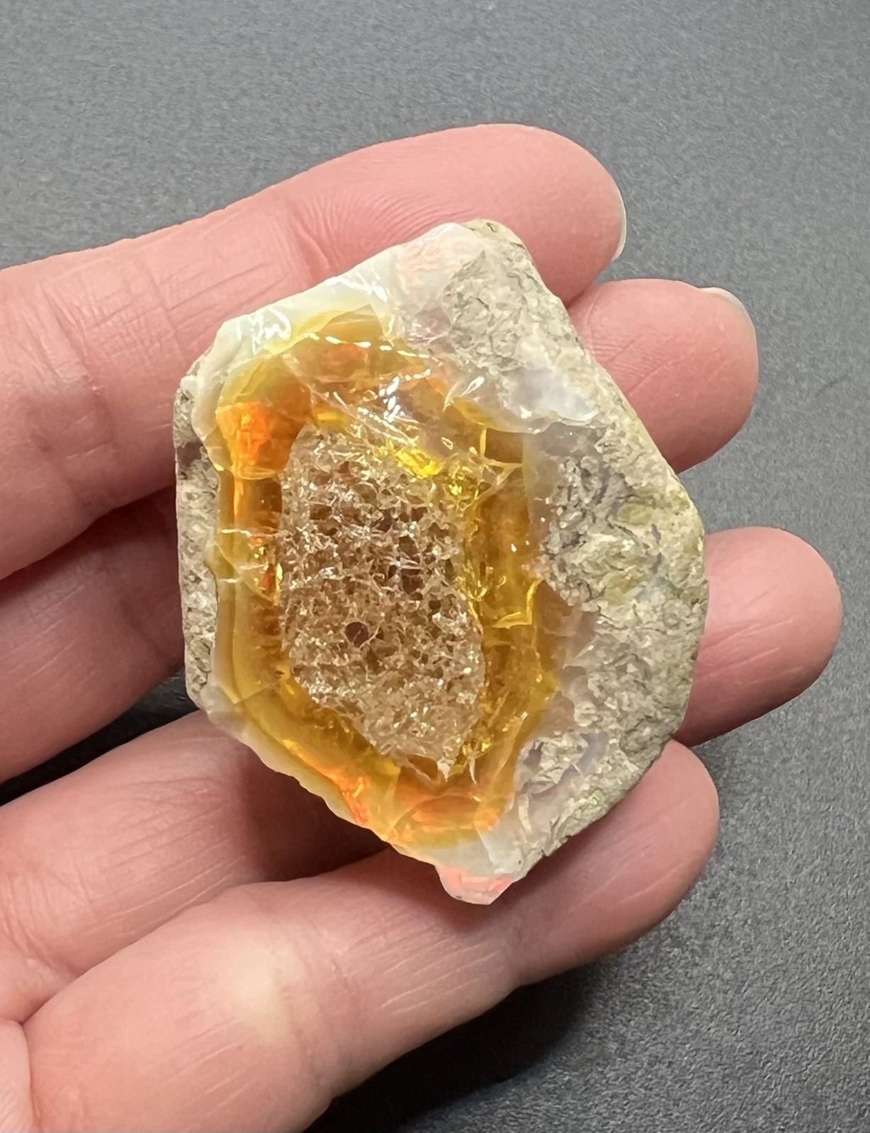 Ethiopian Welo Genuine Opal 30.2g Approx 1 1/2in AWESOME FLASHES