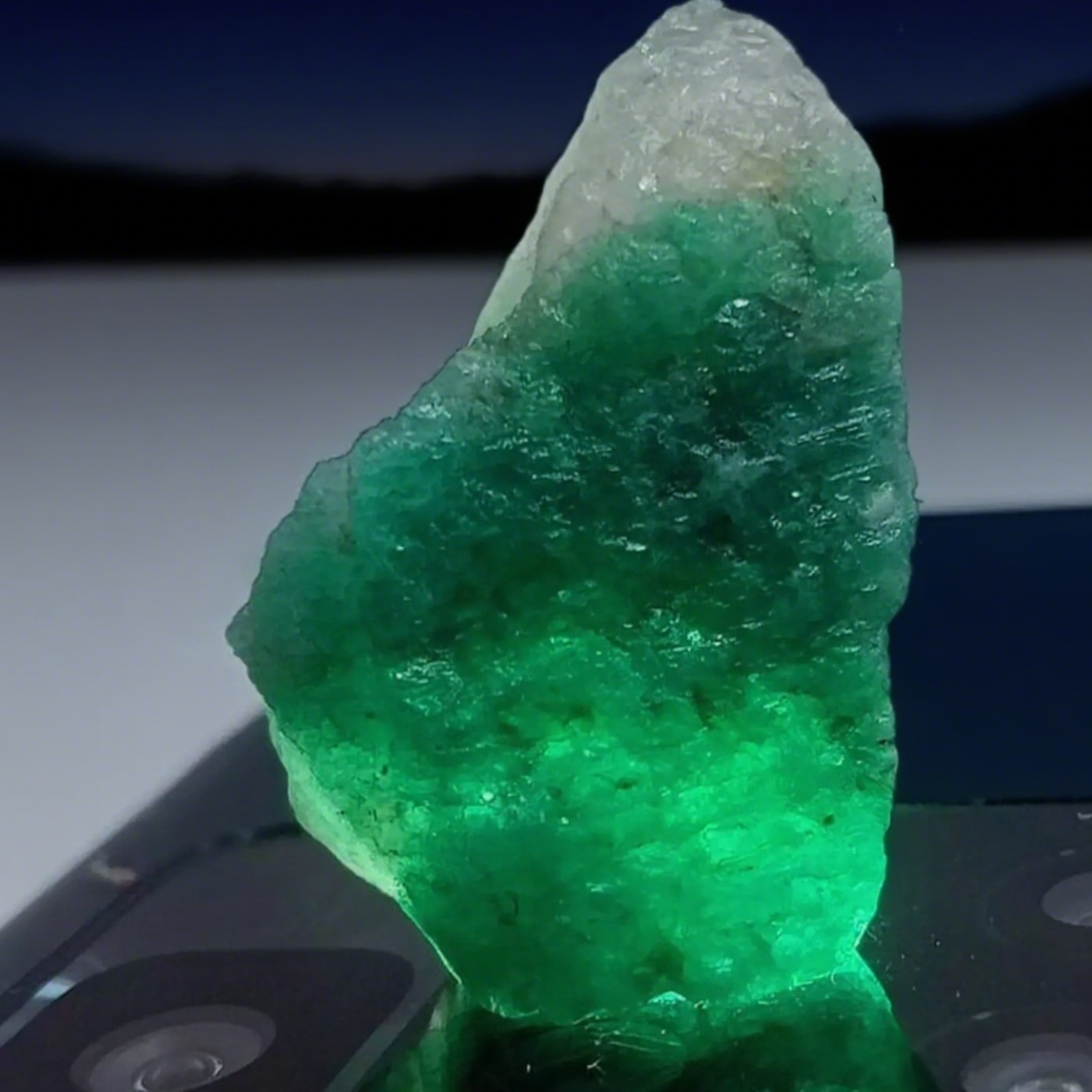 3Pcs Natural Green Emerald Raw Quartz Stone Crystal Unique Mineral Specimen Gift