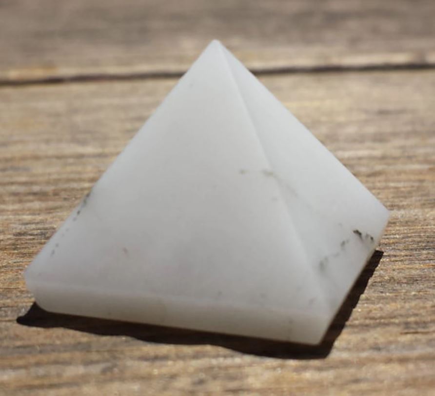 NATURAL WHITE AGATE SMALL GEMSTONE PYRAMID 20-22mm