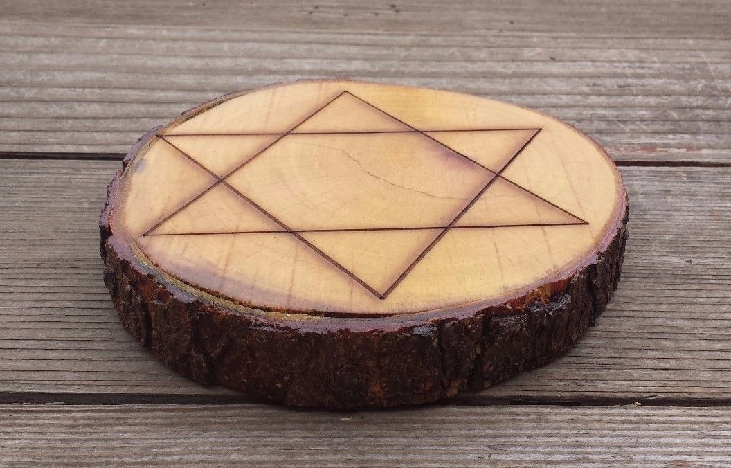 CRYSTAL GRID SET WOOD SLICE WITH STAR PATTERN