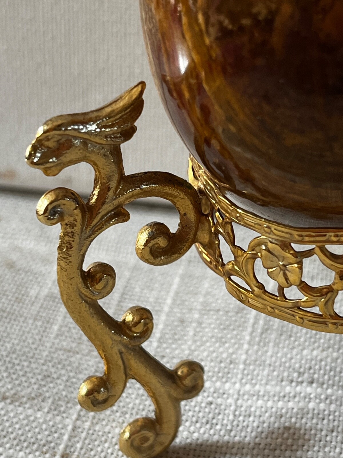 Gold Tripod dragons stand brown and reddish-brown stone Brazilian jasper egg..