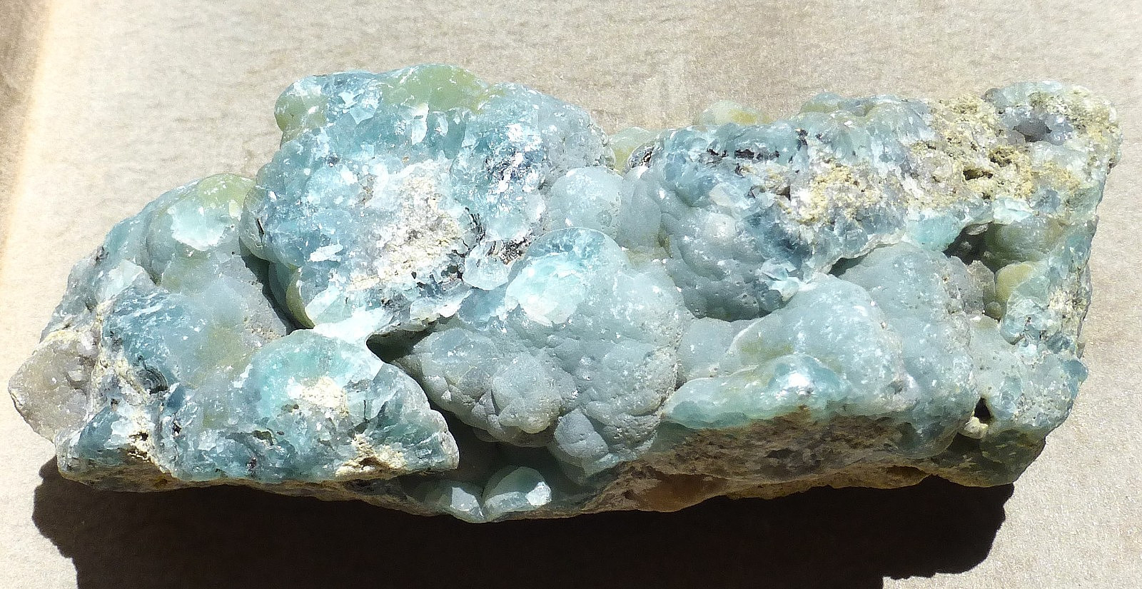 Large GREEN Smithsonite specimen from Choix Sinaloa Mexico (295 grams.)