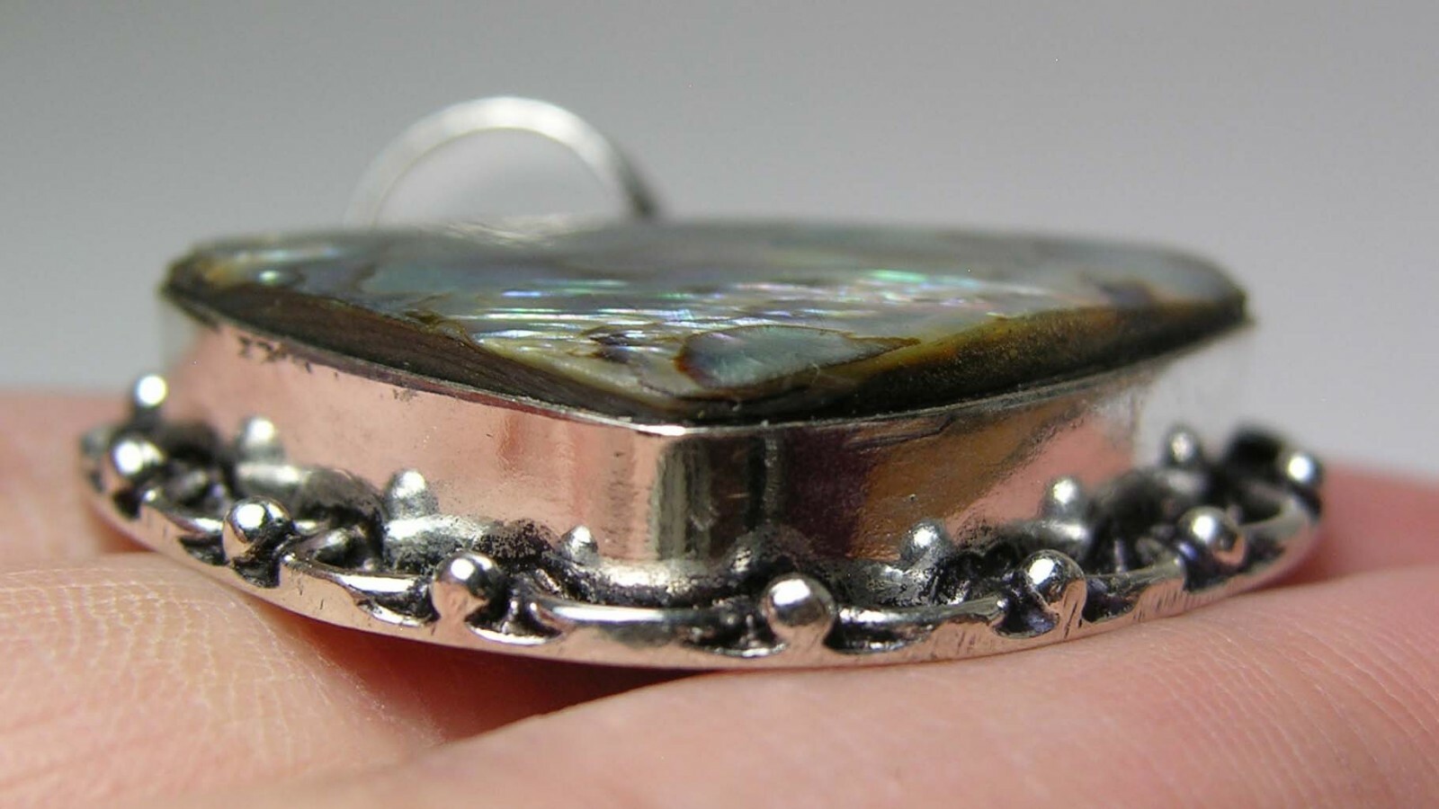 #9 Asia 100% Natural 52.50ct Muti-color Abalone Shell Pendant 10.50g 30.00mm