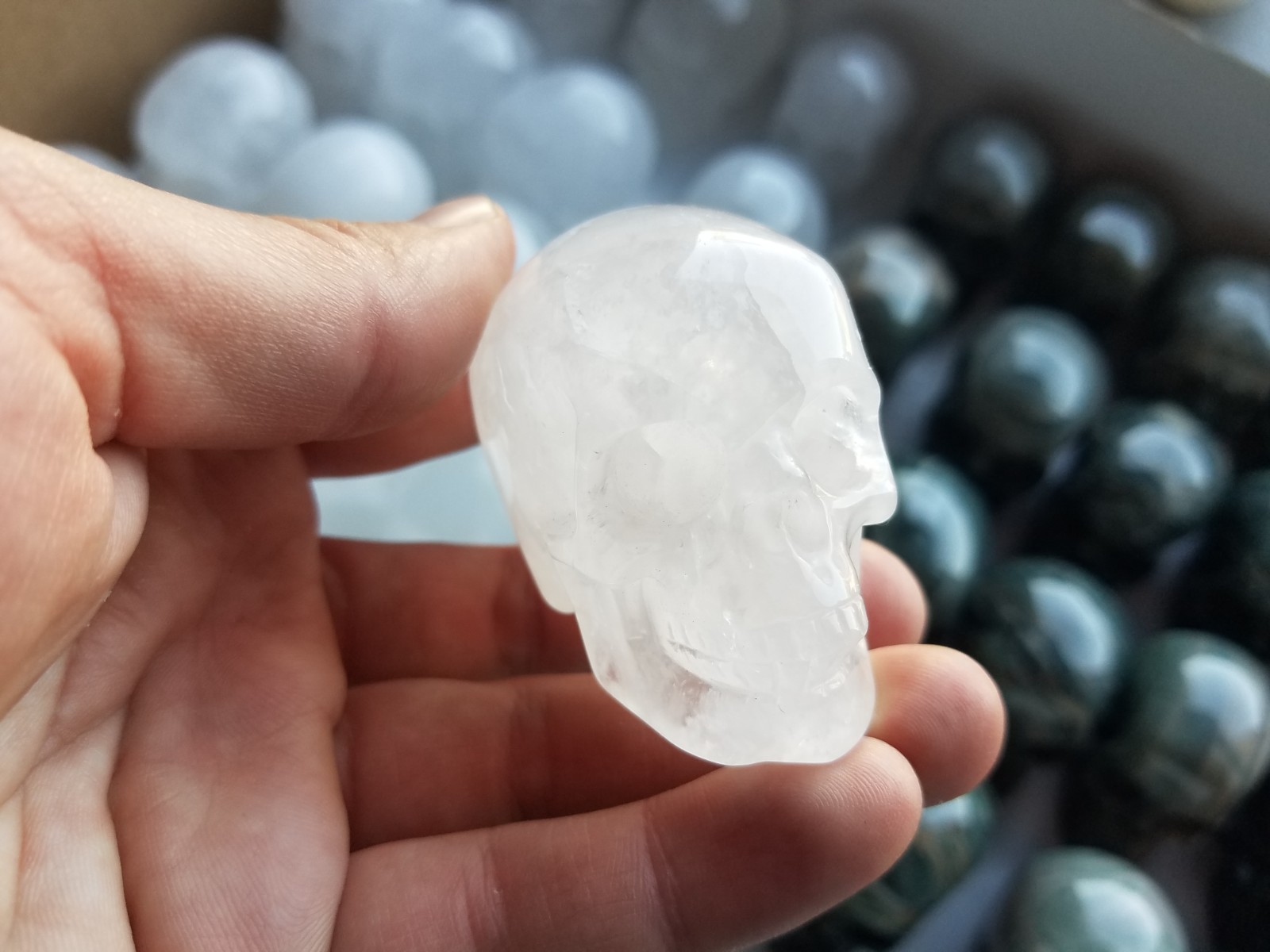 Lot of 50 Hand Carved Skulls Crystal Agate Realistic Carving 2 inches US SELLER