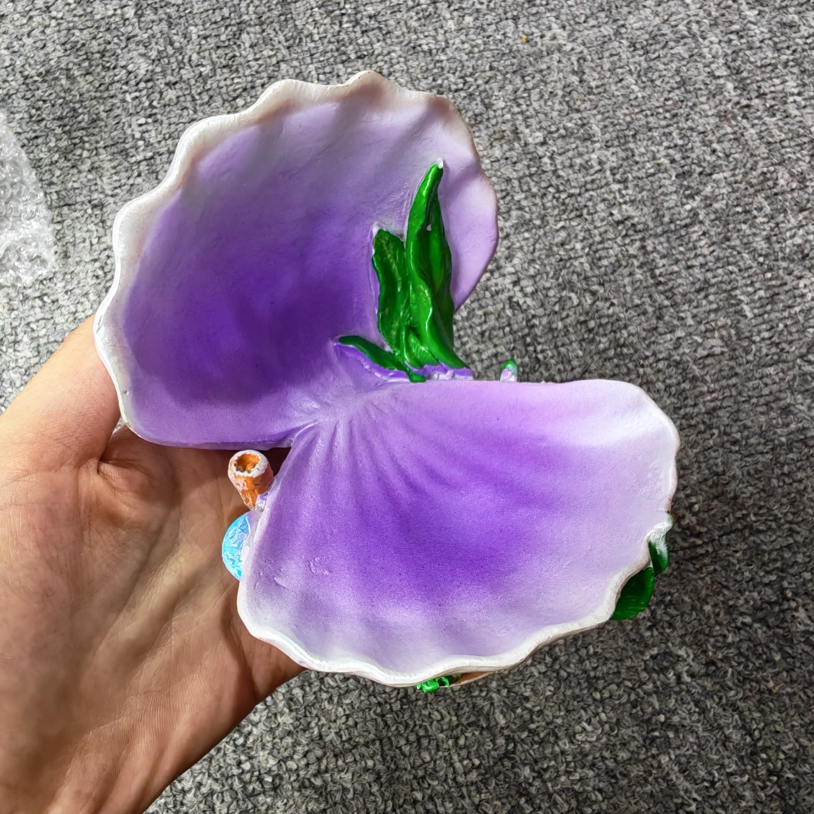 purple clamshell stand for natural crystal sphere