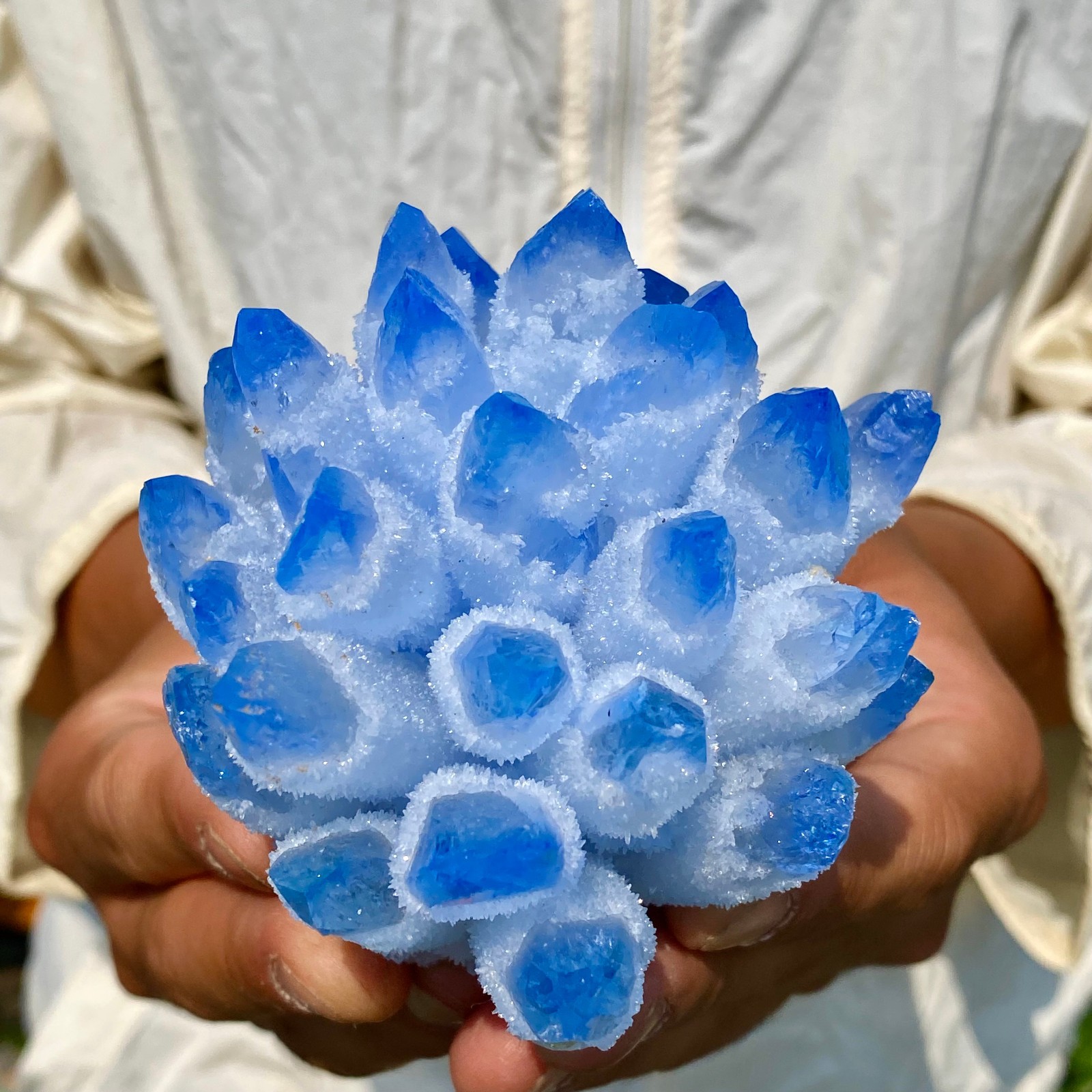 400G Newly discovered blue crystal cluster flower shaped mineral specimen
