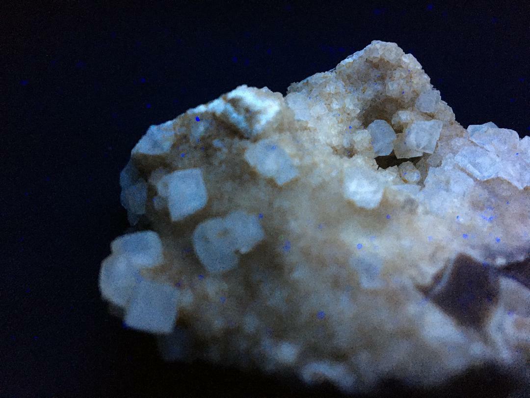 KB: BRIGHT FL. WHITE & YELLOW/WH SW CALCITE XLS. FROM GRAVALOS, LA RIOJA, SPAIN