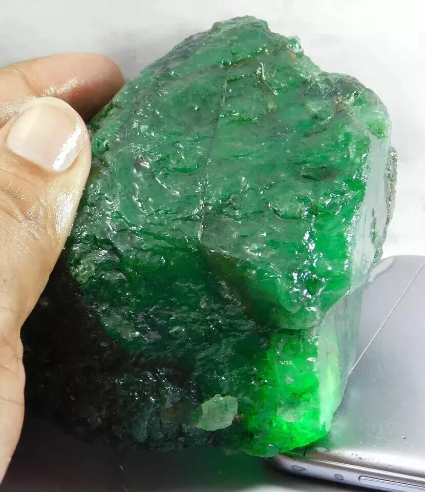 600-700 Ct Green Emerald Huge Loose Gemstone Rough Natural Dyed Earth Mind