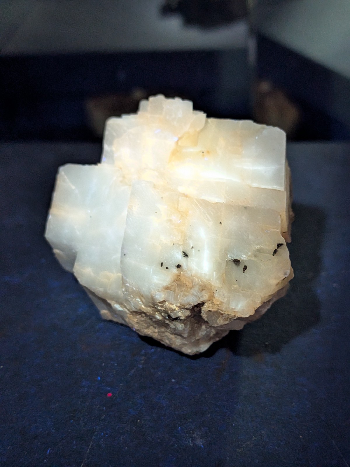 Calcite With Chalcopyrite And Fluorescent Bitumen And Fluorite, Kentucky