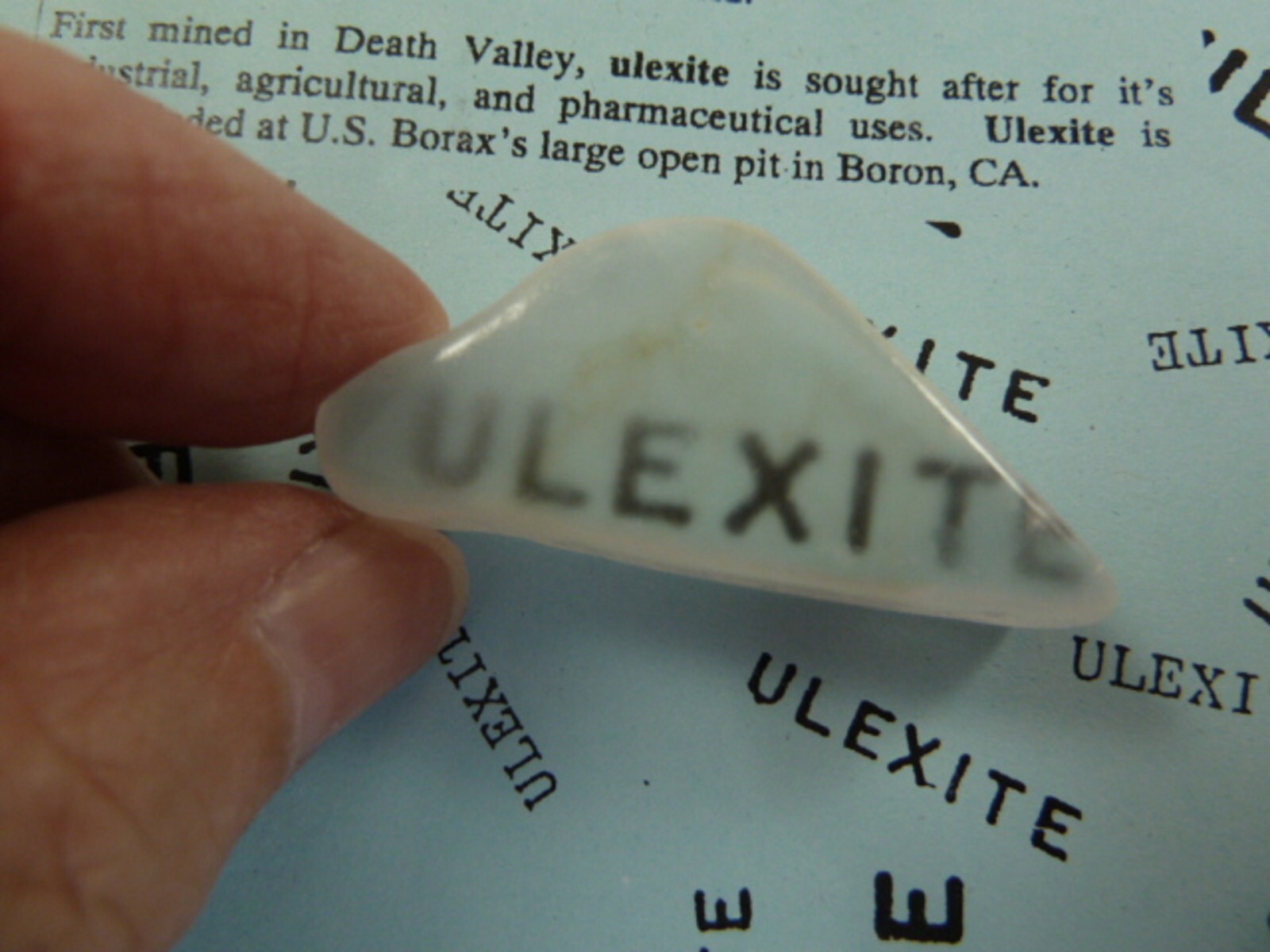 r33-111) 1-5/8″ Ulexite gemstone Mineral TV rock Boron, California mine specimen