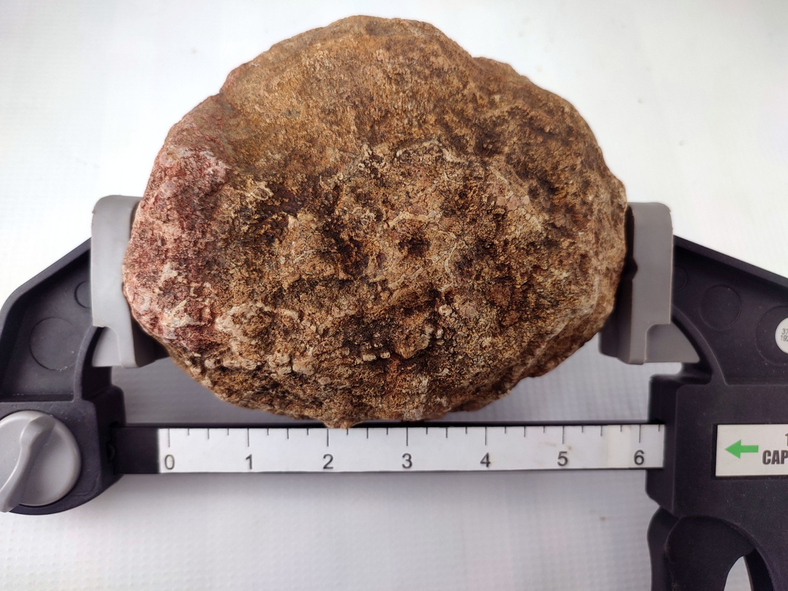 5.75″ Unopened Geode Localized Red Exterior KY Quartz Crystal 5 LB Non Rattler