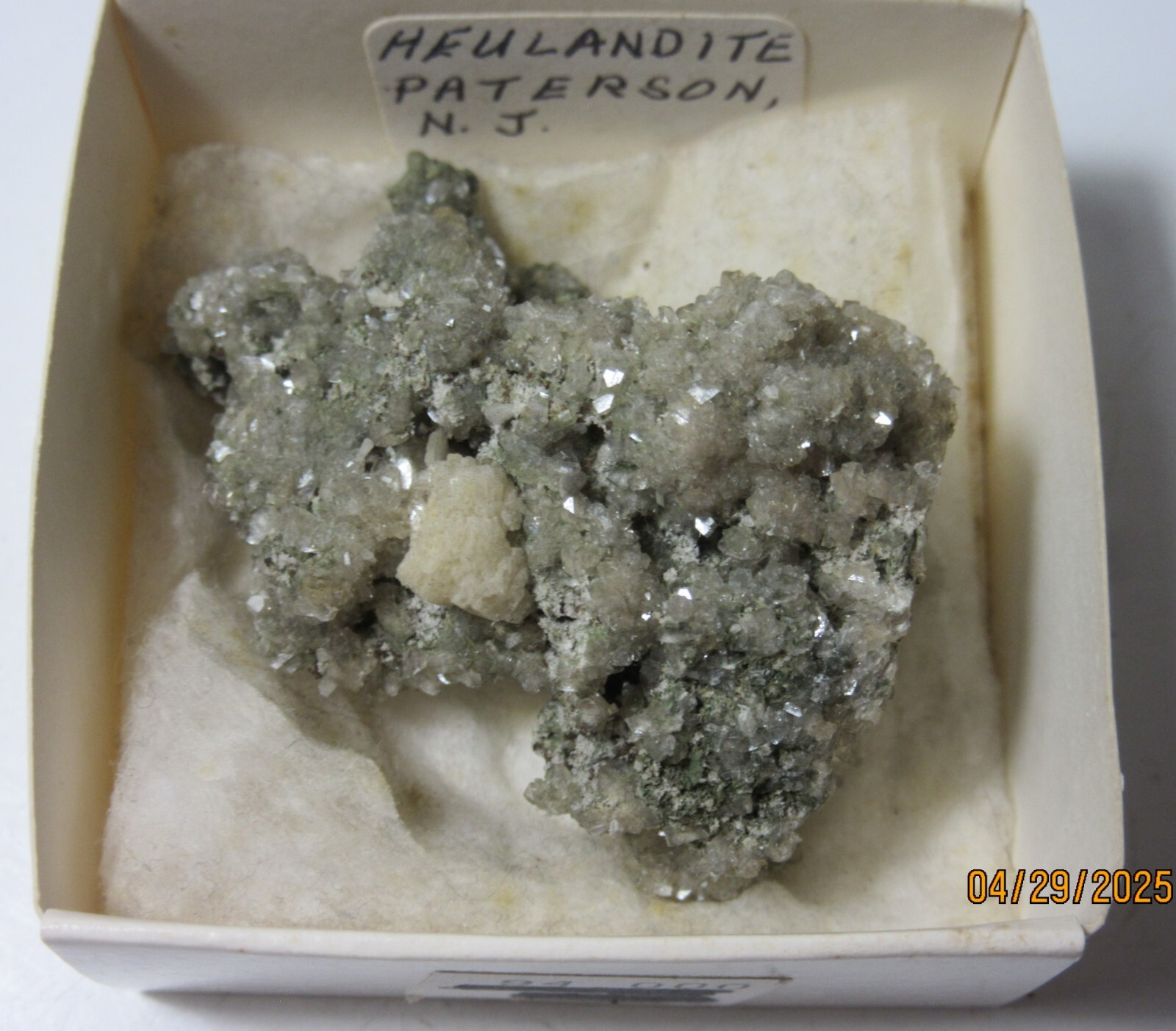Heulandite on 1 7/8″ Quartz Paterson N.J. Collectible HQPNJC-7s