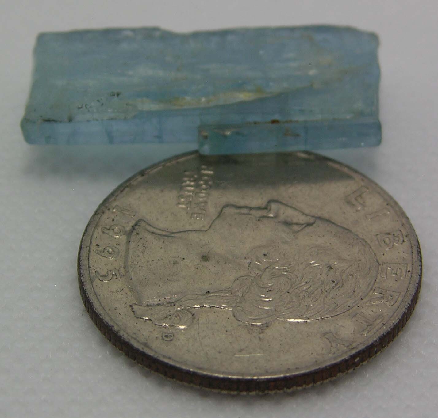 16.50ct Vietnam 100% Natural Rough Aquamarine Crystal Stick Specimen 3.30g 26mm