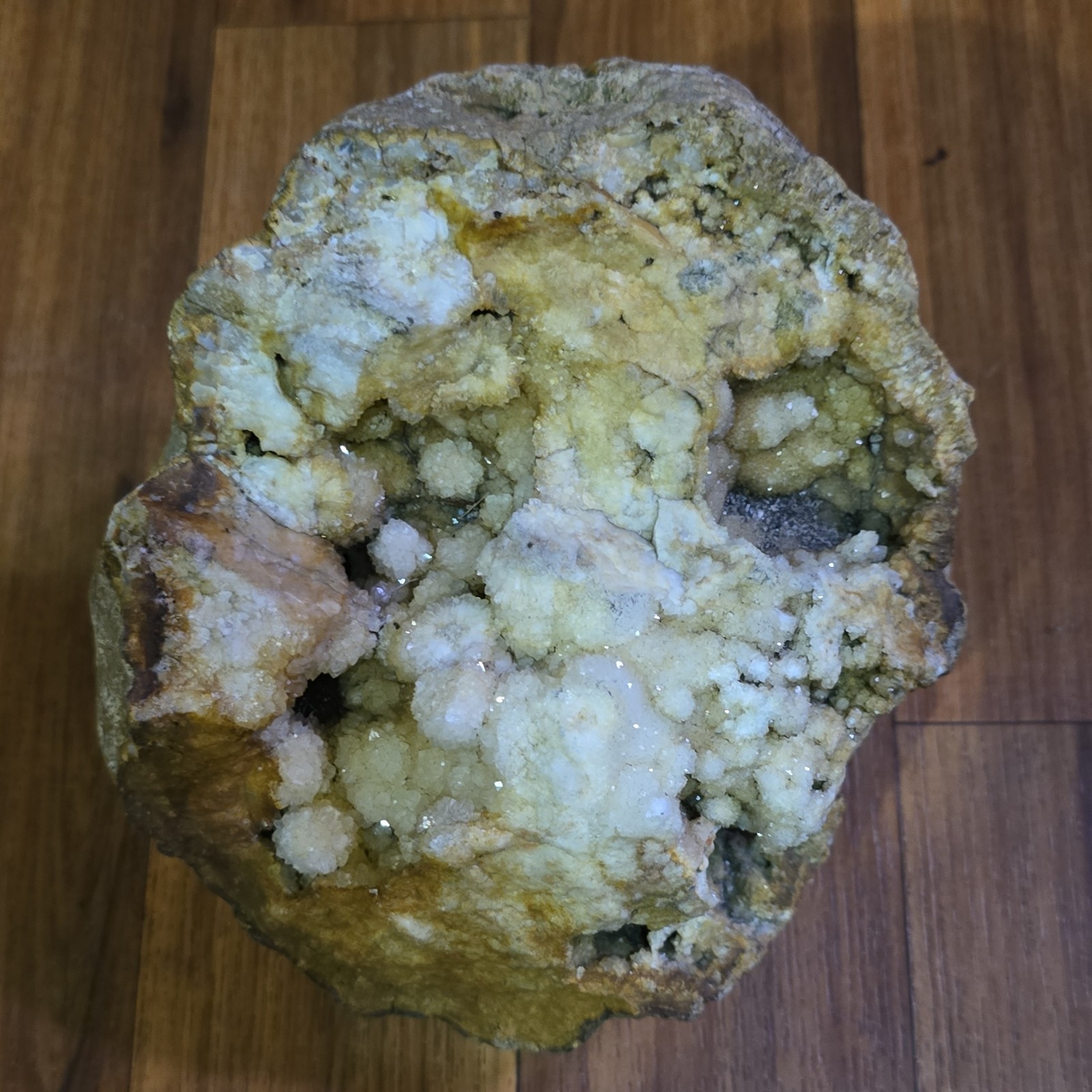 Large Kentucky Quartz Crystal Iron Geode Display Specimen DRUZY SOLID Beautiful