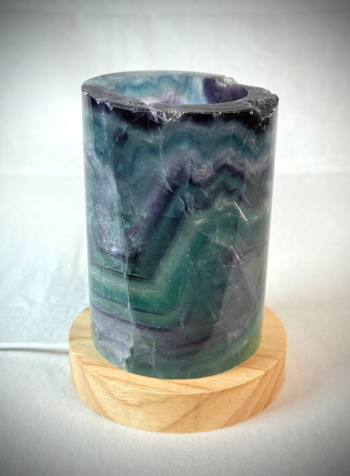 Fluorite Lamp #8 – Polished cylindrical-shaped USB lamp