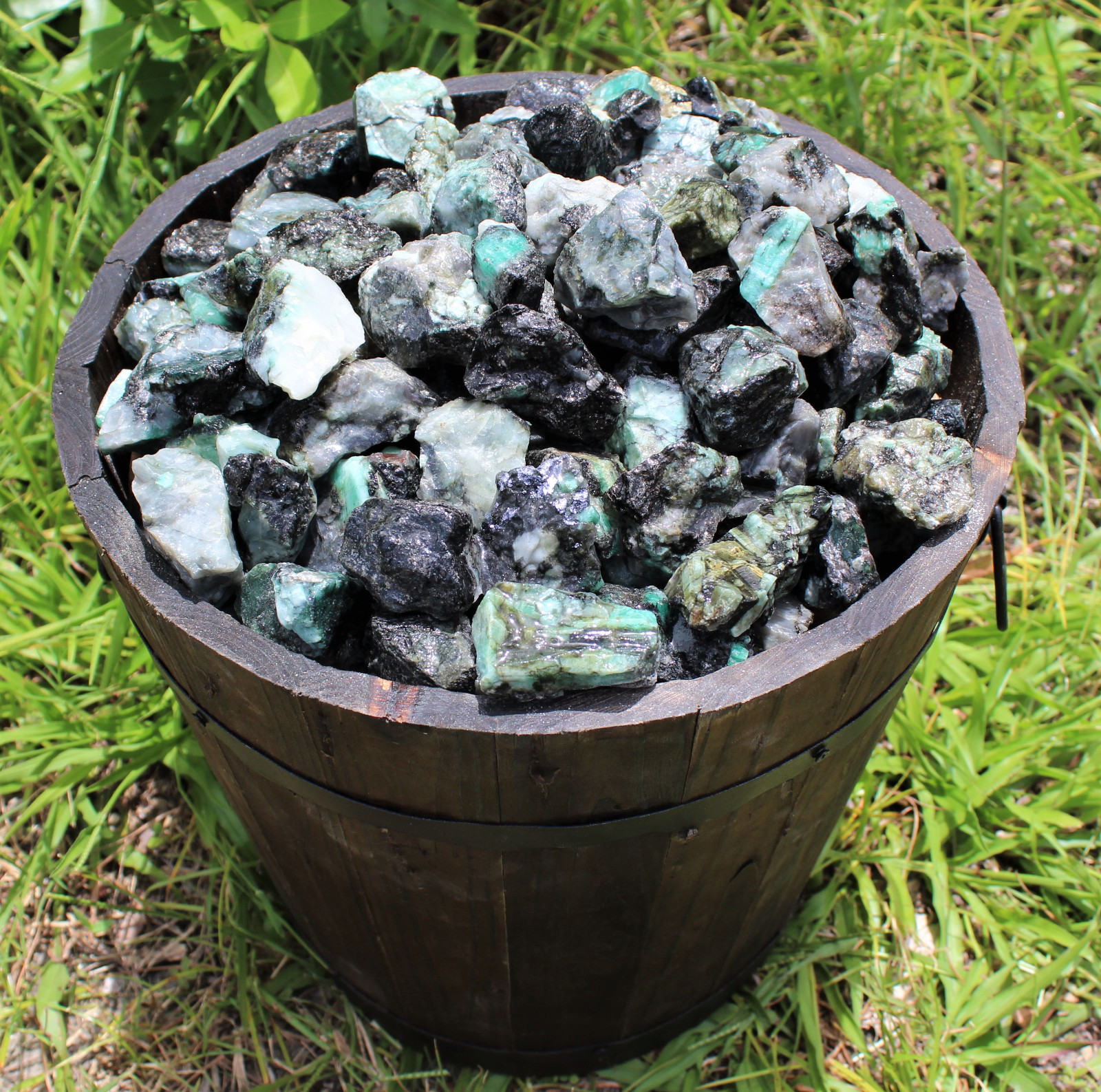 Rough Emerald Crystal: 500 Carat Lot (Natural Raw Gemstone)