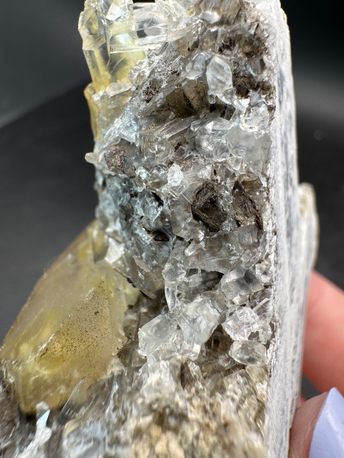 6557 Auralight Calcite on White Quartz BRIGHT UV Fu Jian 100g