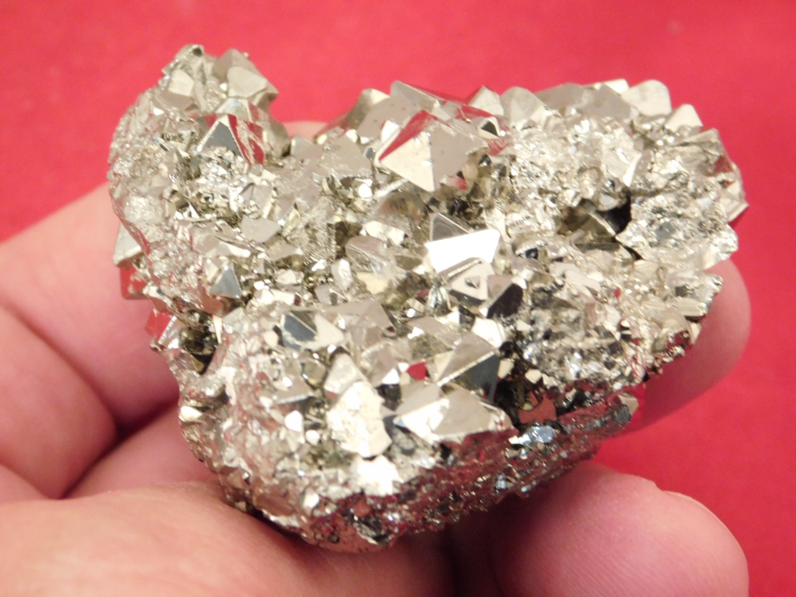 PYRAMID Shaped Crystals! Tetrahedron PYRITE Crystal Cluster Peru 165gr