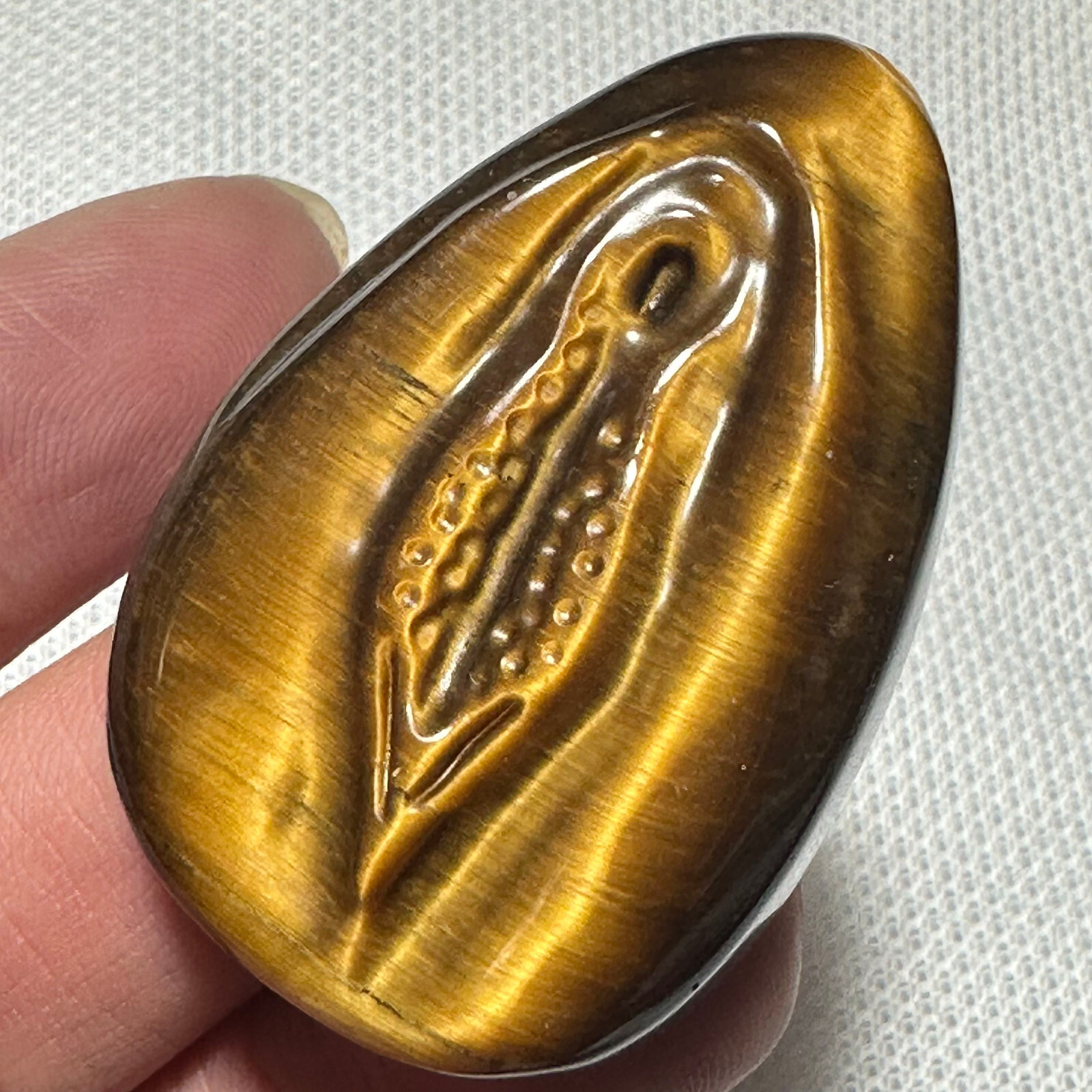 Natural Tiger eye Carved Vagina Quartz Skull Crystal Specimen Reiki Healing 1PC