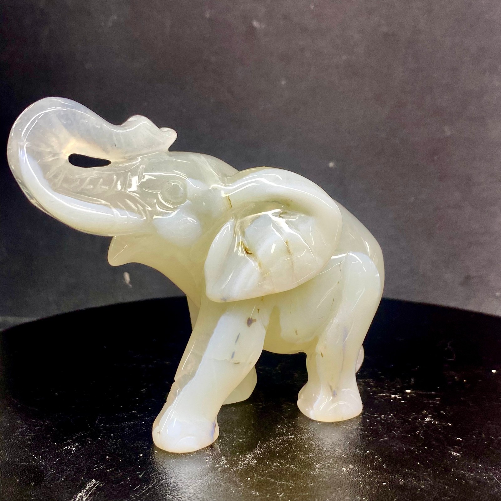 300G Natural agate carved crystal elephant realistic crystal therapy