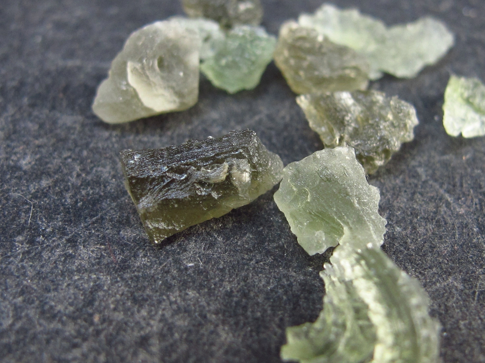 Lot of 10 Moldavite Tektite Pieces from Czech Republic – 5 Carats – 1.0 Gram