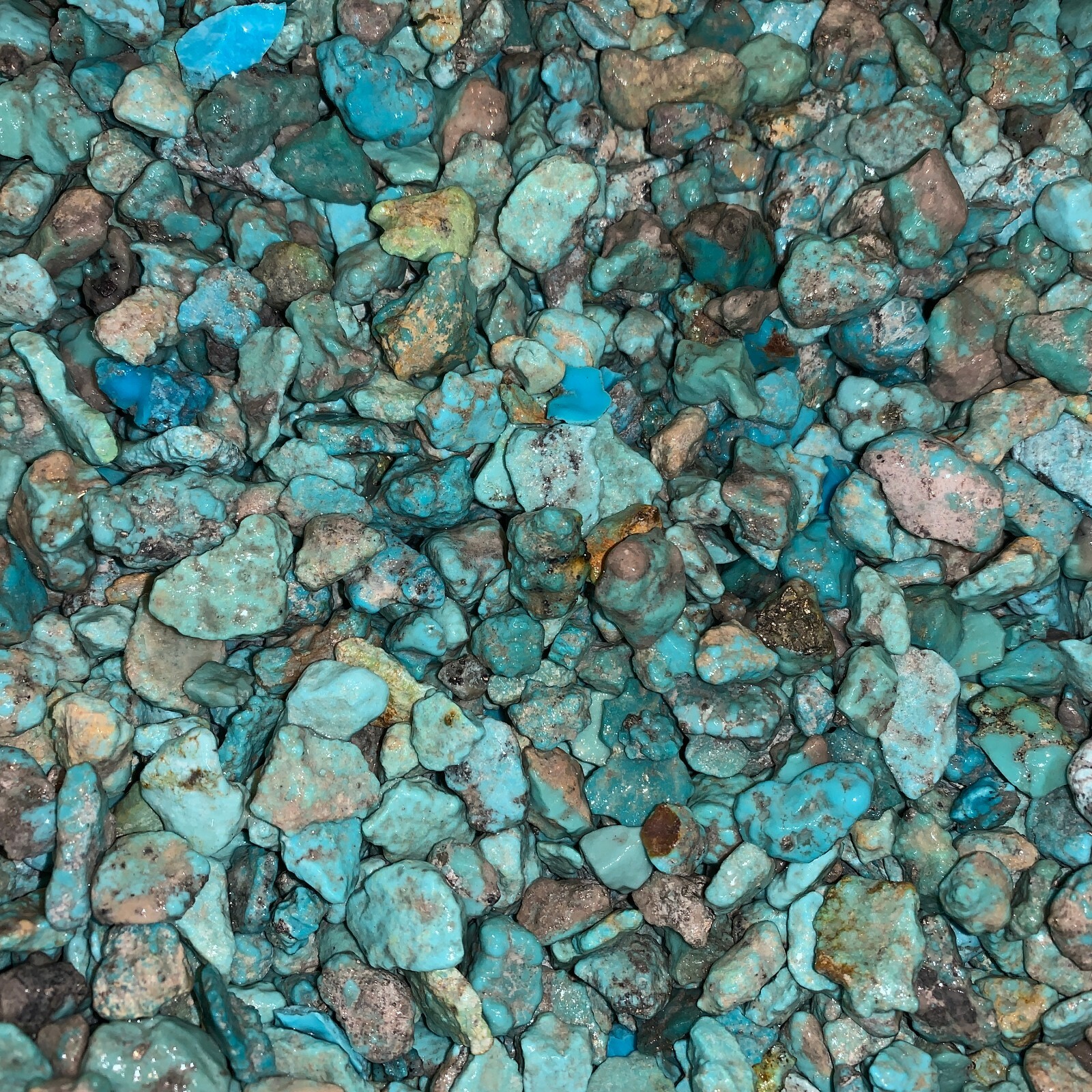 2000 Carat Lots of SMALL Sleeping Beauty Turquoise Nuggets+FREE Faceted Gemstone