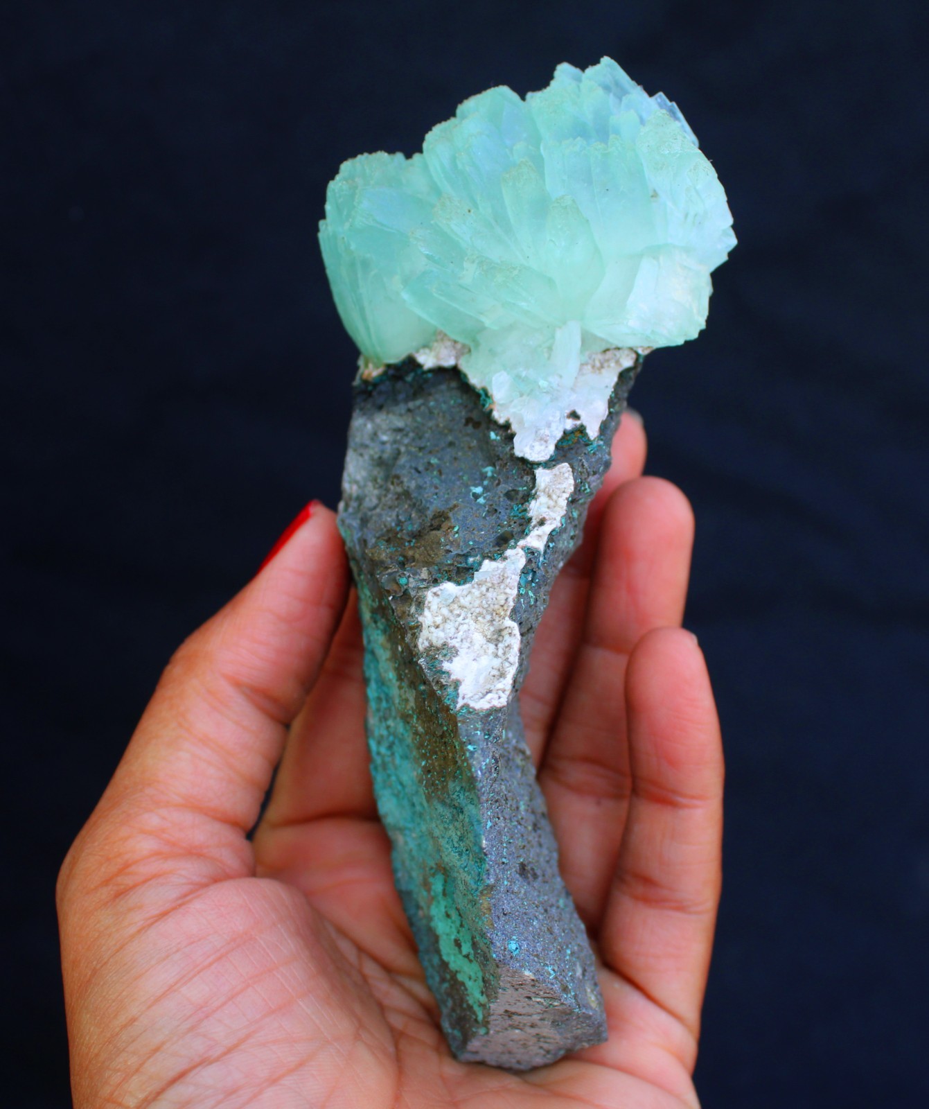 GREEN APOPHYLLITE CRYSTALS ON MATRIX INERALS SPECIMEN