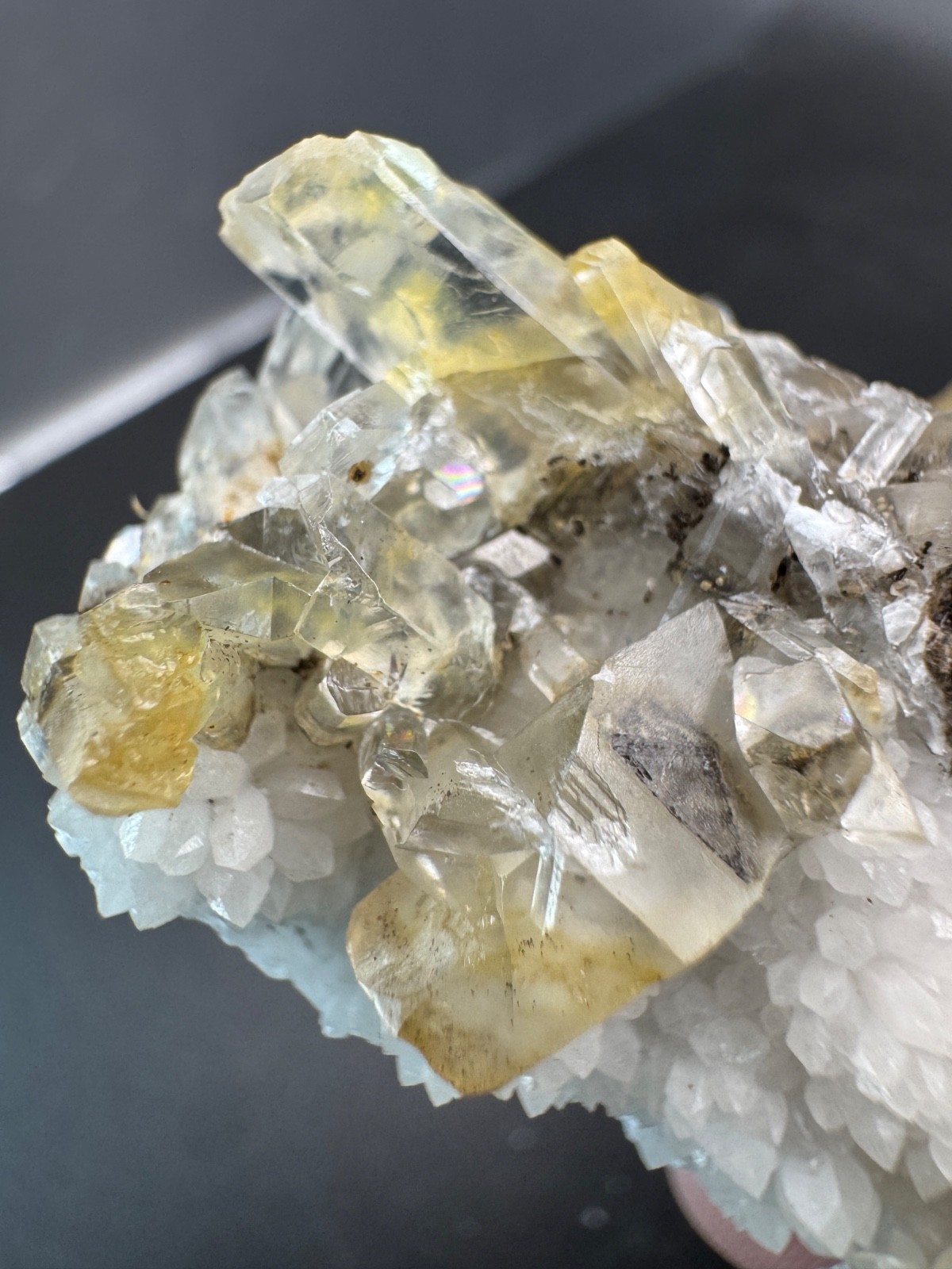 6557 Auralight Calcite on White Quartz BRIGHT UV Fu Jian 100g