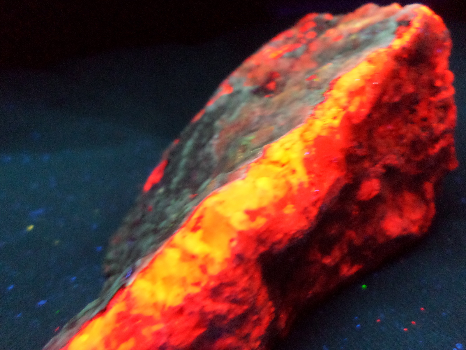 KB: BRIGHT! FL SW CALCITE (RED), WHITE KNOB QUARRY, LUCERNE VALLEY, CALIFORNIA