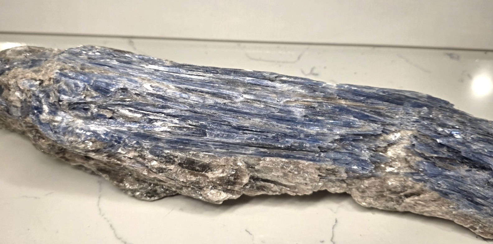 8LB 15″ BLUE OCEAN KYANITE IN NATURAL MICA FORM