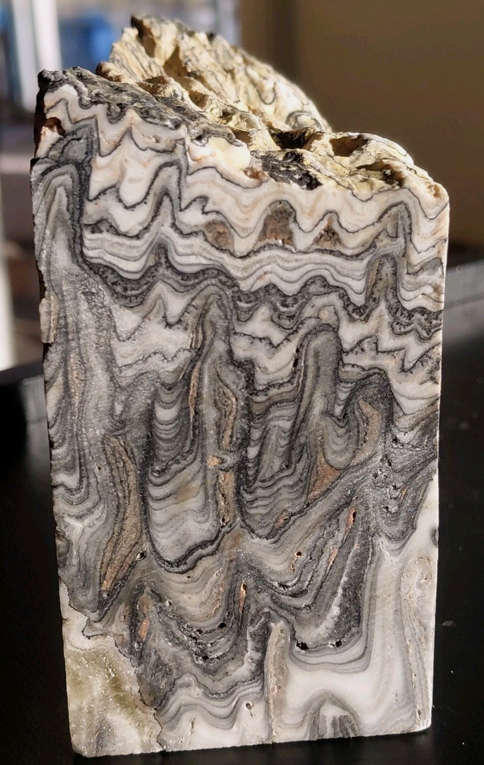 Zebra Calcite Tower 2 Lbs Crystal Pocket Banded Dendritic Display 4″x 3 1/2″x 2″