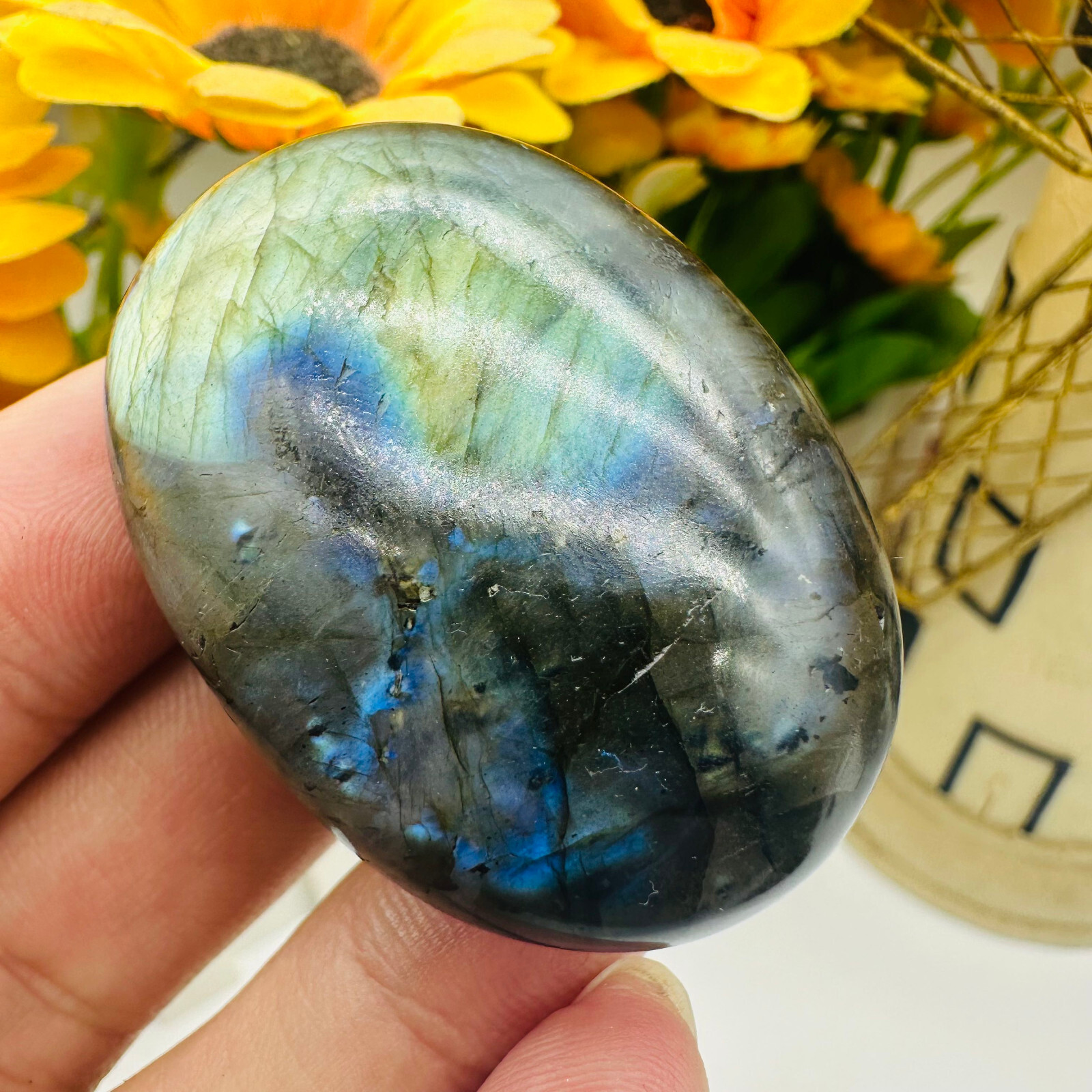 Natural Labradorite Quartz Crystal Polished Palm Stone Ore Specimen Healing 1PC