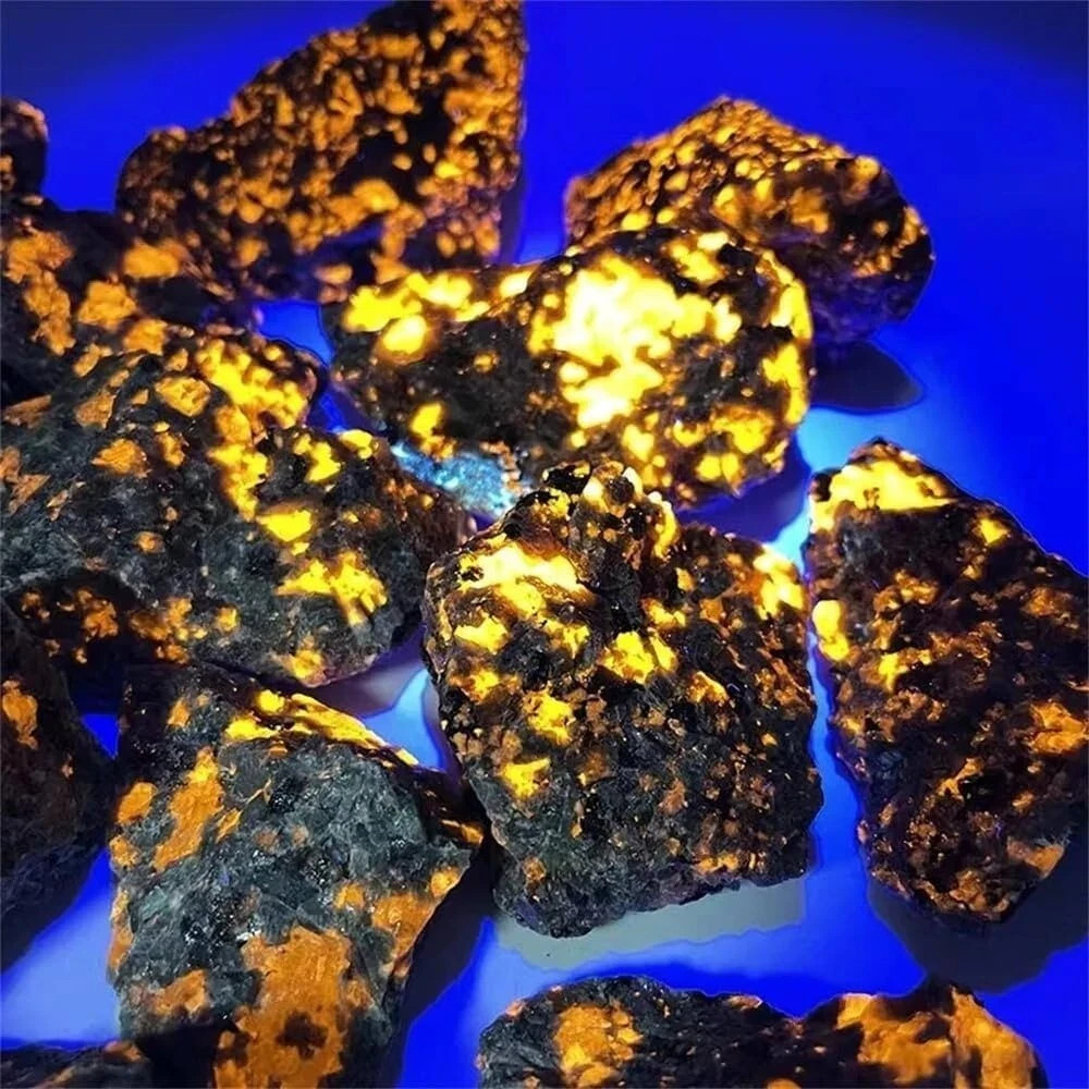 3pcs Rough Yooperlite Stones – UV Fluorescent Glowing Emberlite Fire Rocks Gifts