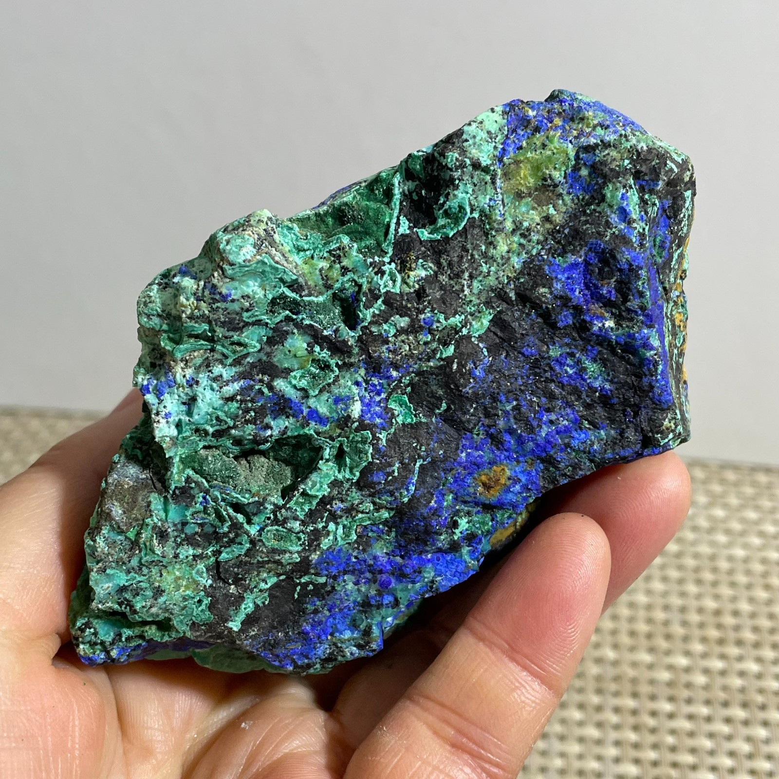 231g Natural blue copper ore quartz crystal mineral specimen