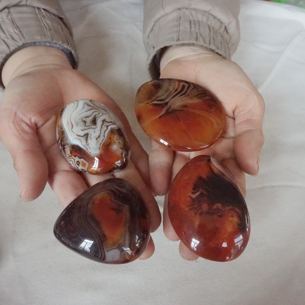 20Pcs 4.4LB Natural Sardonyx Carnelian Banded Agate Crystal Palm Stones Healing